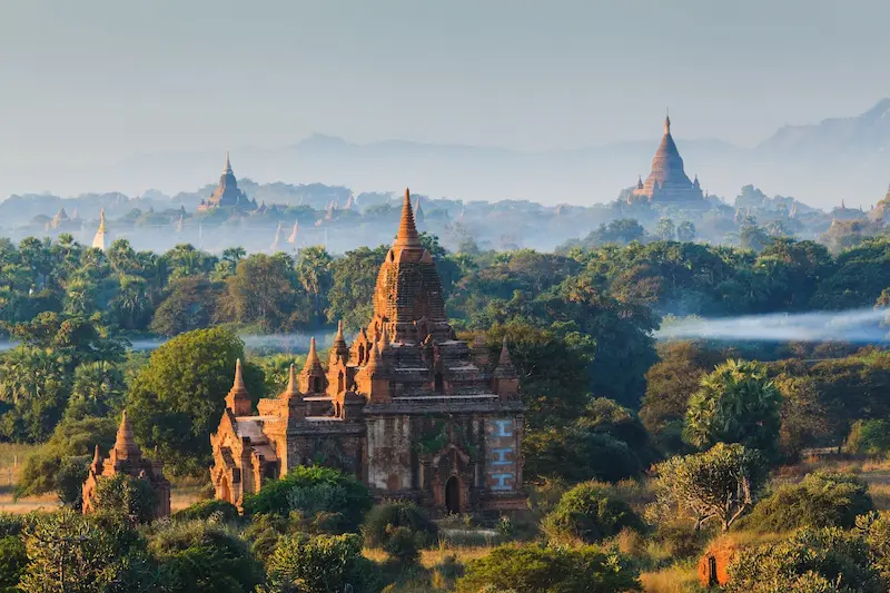the-temples-of-bagan-at-sunrise-bagan-myanmar